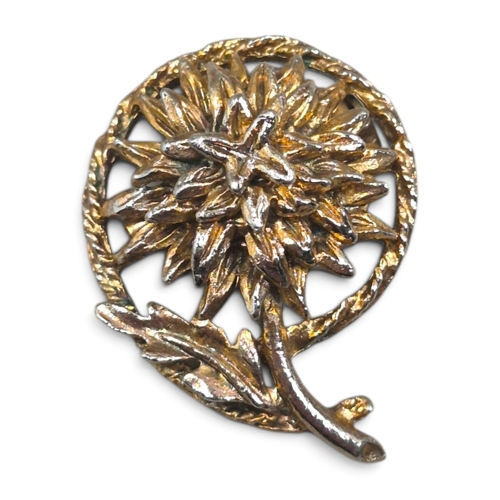 Gold Floral Circle Flower Brooch